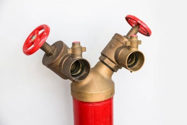 Beyaz arka plan üzerinde yangın hidrant Y şekil