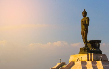 Buddhamonthon kuzeydoğu Buda heykeli., Khonkaen Tayland.