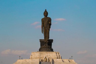 Buddhamonthon kuzeydoğu Buda heykeli., Khonkaen Tayland.