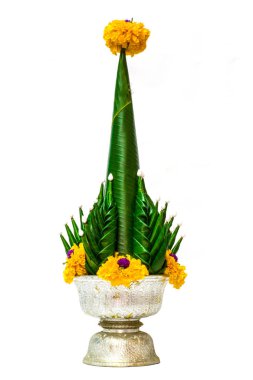 Pirinç, sunan Tay tarzında Pan Bai Sri ara. Beyaz backgroung. ISO