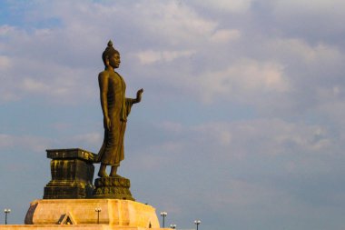 Buddhamonthon kuzeydoğu Buda heykeli., Khonkaen Tayland.