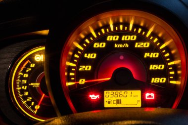 Benim arabada kilometre sayacı hız