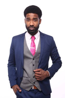 Beyaz arka plan önünde güzel iş adamı