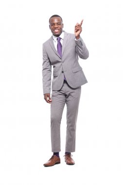 Beyaz arka plan önünde mutlu siyah adam