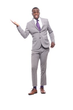 Beyaz arka plan önünde mutlu siyah adam