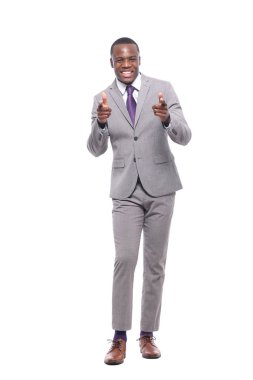 Beyaz arka plan önünde mutlu siyah adam