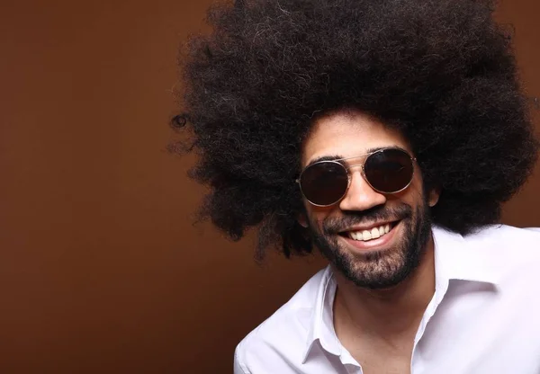 Retrato Homem Afro Feliz — Fotografia de Stock