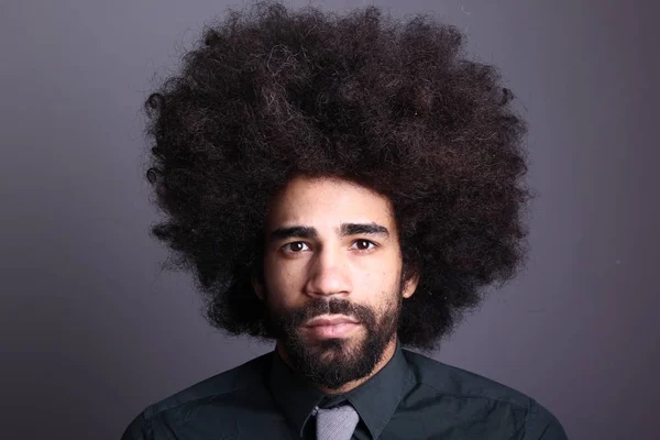 Felice Afro Uomo Fronte Uno Sfondo Bianco — Foto Stock