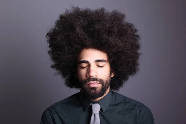 Feliz Hombre Afro Frente Fondo Blanco — Foto de Stock