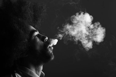 İfadeleri ile mutlu bir adam portresi