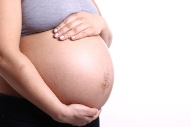 Güzel hamile bir kadının portresi.