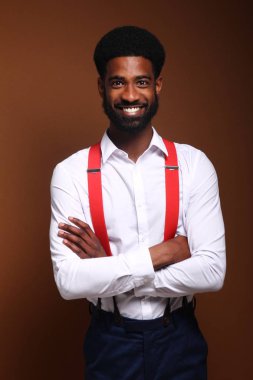 Güzel mutlu afro adam