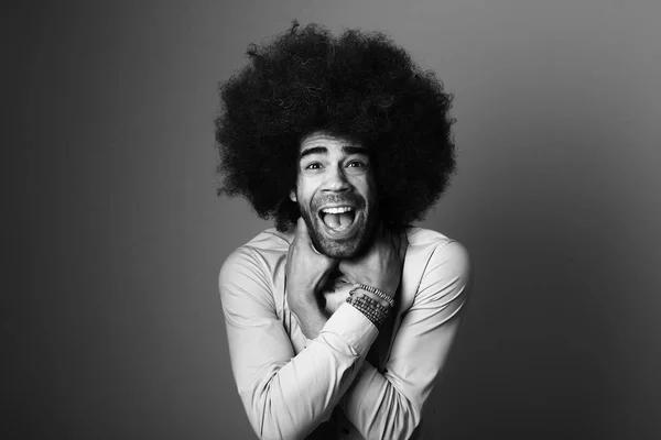 Mutlu Bir Afro Adam Portresi — Stok fotoğraf