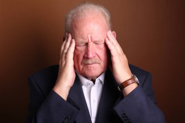 Güzel ve yakışıklı ihtiyar