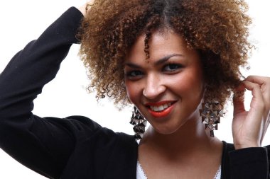 Güzel bir afro kadın portresi