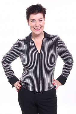 Güzel, olgun bir kadının portresi.