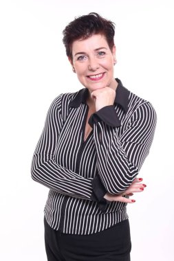 Güzel, olgun bir kadının portresi.