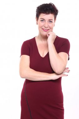 Güzel, olgun bir kadının portresi.