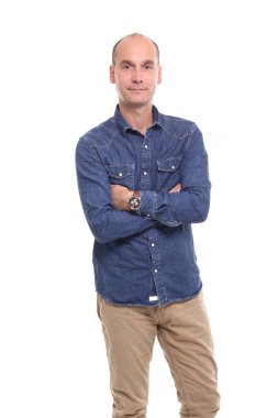 Beyaz arka plan önünde güzel olgun adam