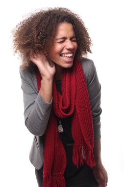 Güzel bir mutlu afro kadın portresi