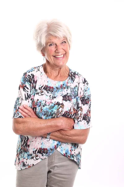 Bir arka plan önünde güzel zarif Olgun kadın