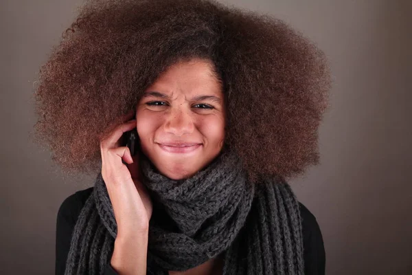 Retrato Uma Bela Mulher Afro — Fotografia de Stock