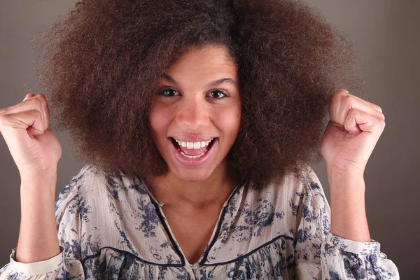 Porträt Einer Schönen Afro Frau — Stockfoto