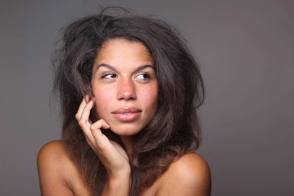 Linda Mulher Afro Adorável — Fotografia de Stock