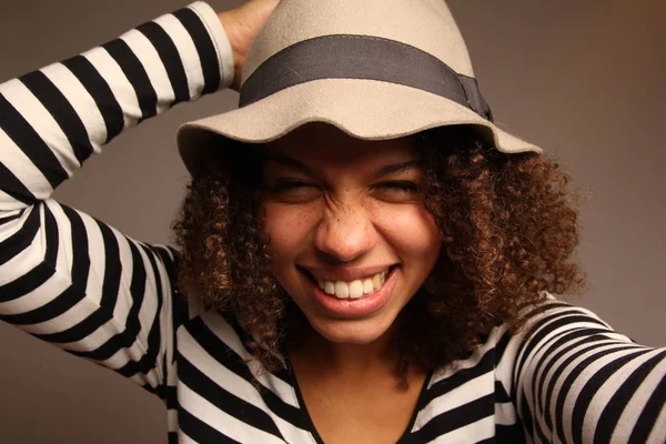 Hermosa Mujer Afro Feliz — Foto de Stock