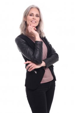 Beyaz arka plan önünde güzel beyaz kadın