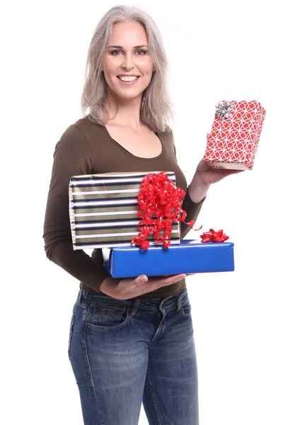 Hermosa Mujer Con Regalos — Foto de Stock