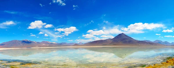 Yansıma hala göl, Boliva Dağı