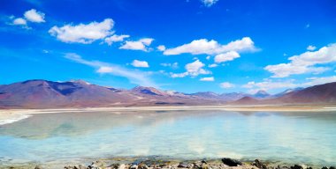 Yansıma hala göl Dağı