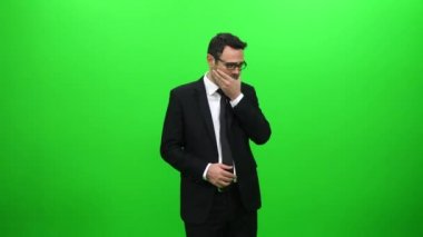 İşadamı yeşil ekran üzerinde vurguladı