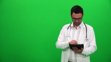 Dijital ekran ile sunulması doktor. Sağ tarafta.