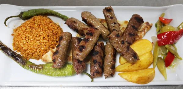 Pilavlı ev yapımı Kofta Kebap.