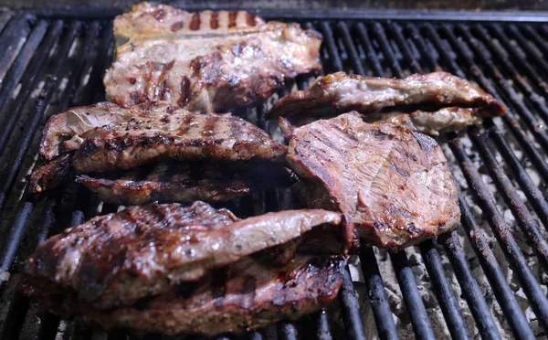 Bifes Grelhados Carne Churrasco — Fotografia de Stock