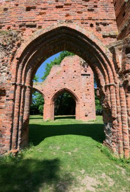 Eldena manastır harabe