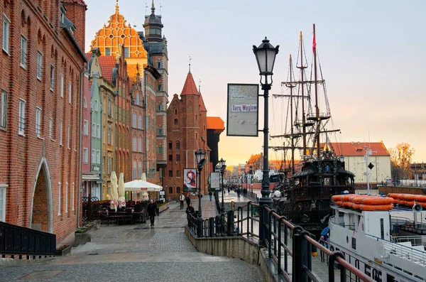 Ruas do centro histórico. Gdansk. — Fotografia de Stock
