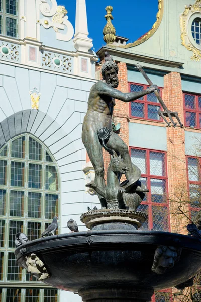 Fontana del Nettuno nel centro storico di Danzica — Foto Stock