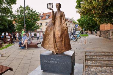 Heykel Marie Sklodowska-Curie. Varşova