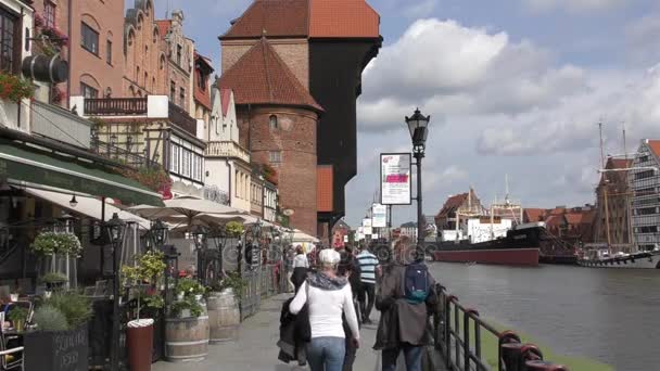 Cidade Velha junto ao rio Motlawa. Gdansk. — Vídeo de Stock