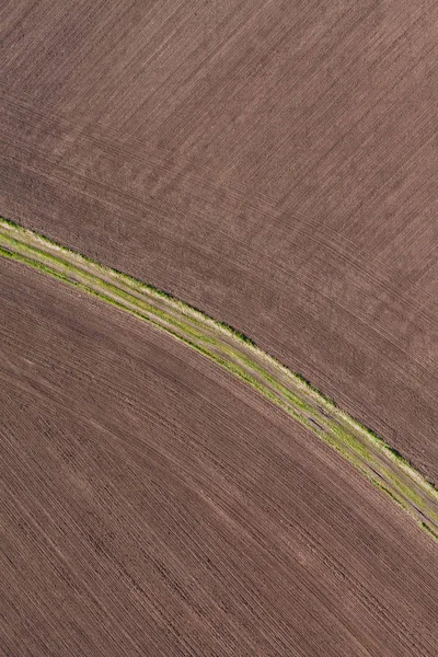 Widok z lotu ptaka pola wiosenny — Zdjęcie stockowe