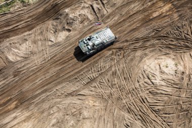 askeri ışınlama havadan görünümü askeri eğitim yere