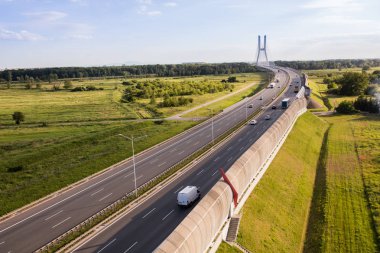 otoyol ve araçların Polonya