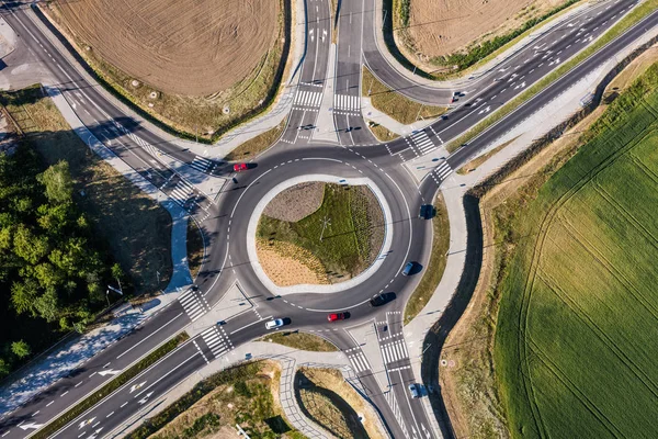 Yaz aylarında şehirde Roundabout