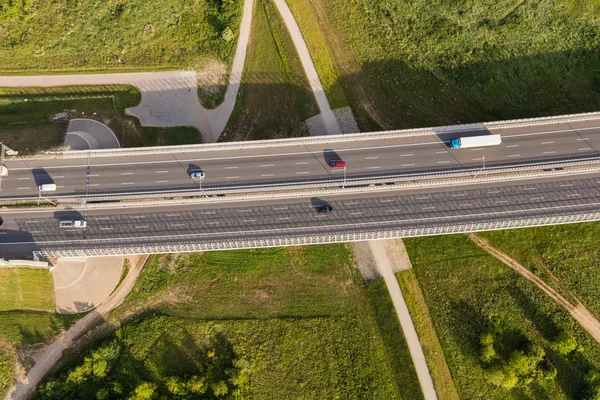 otoyol ve araçların Polonya