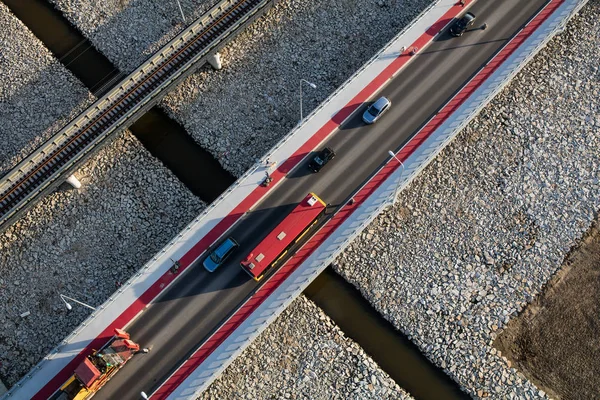 Köprü ve otomobil havadan görünümü