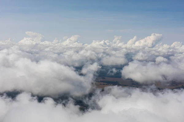 Δείτε πάνω από τα σύννεφα — Φωτογραφία Αρχείου