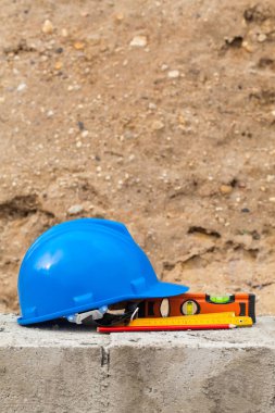 Mavi kask ve araçları